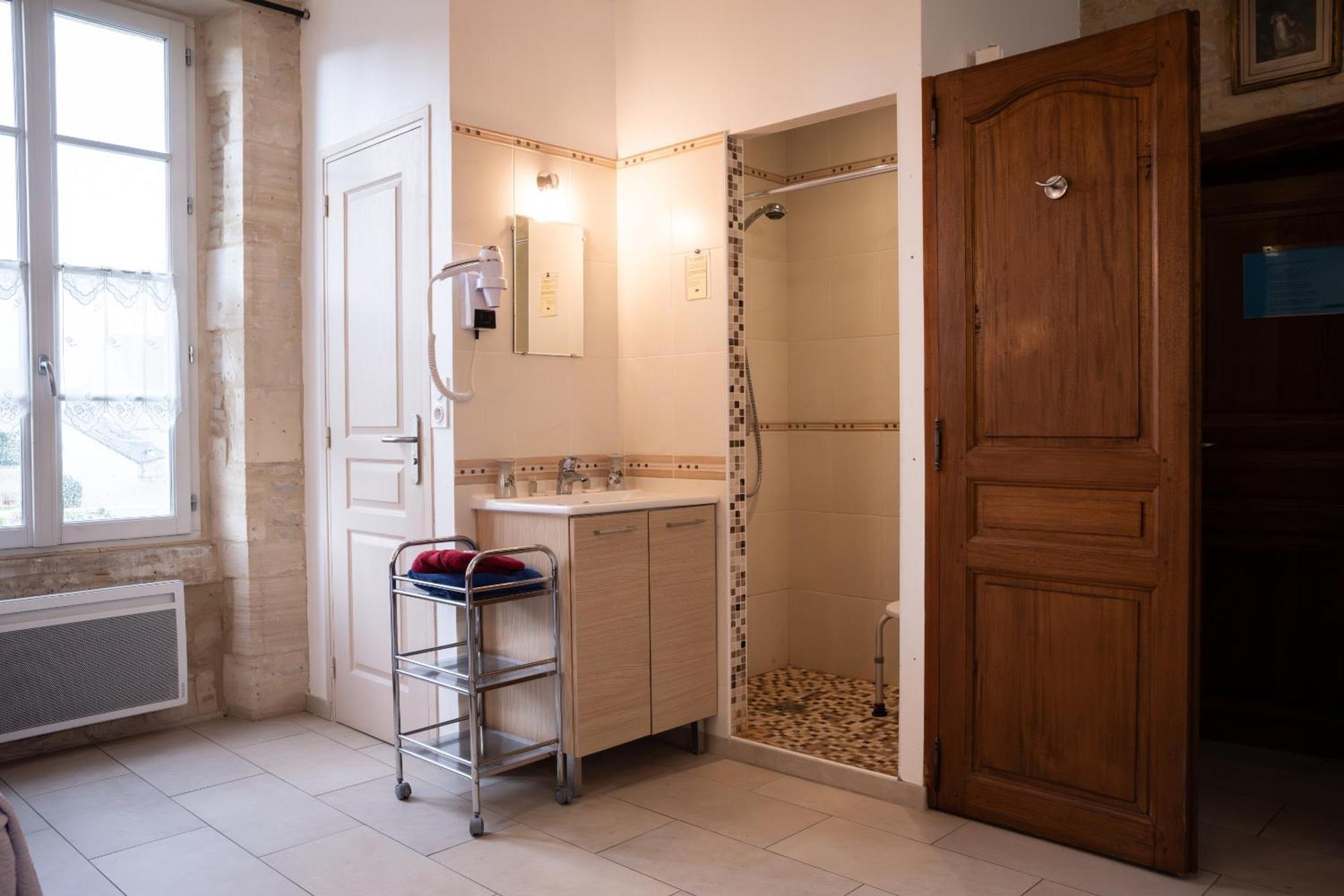 Le Clos Des Courtines - Meuvaines Habitación foto